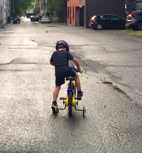 Mini-moi va à l'école